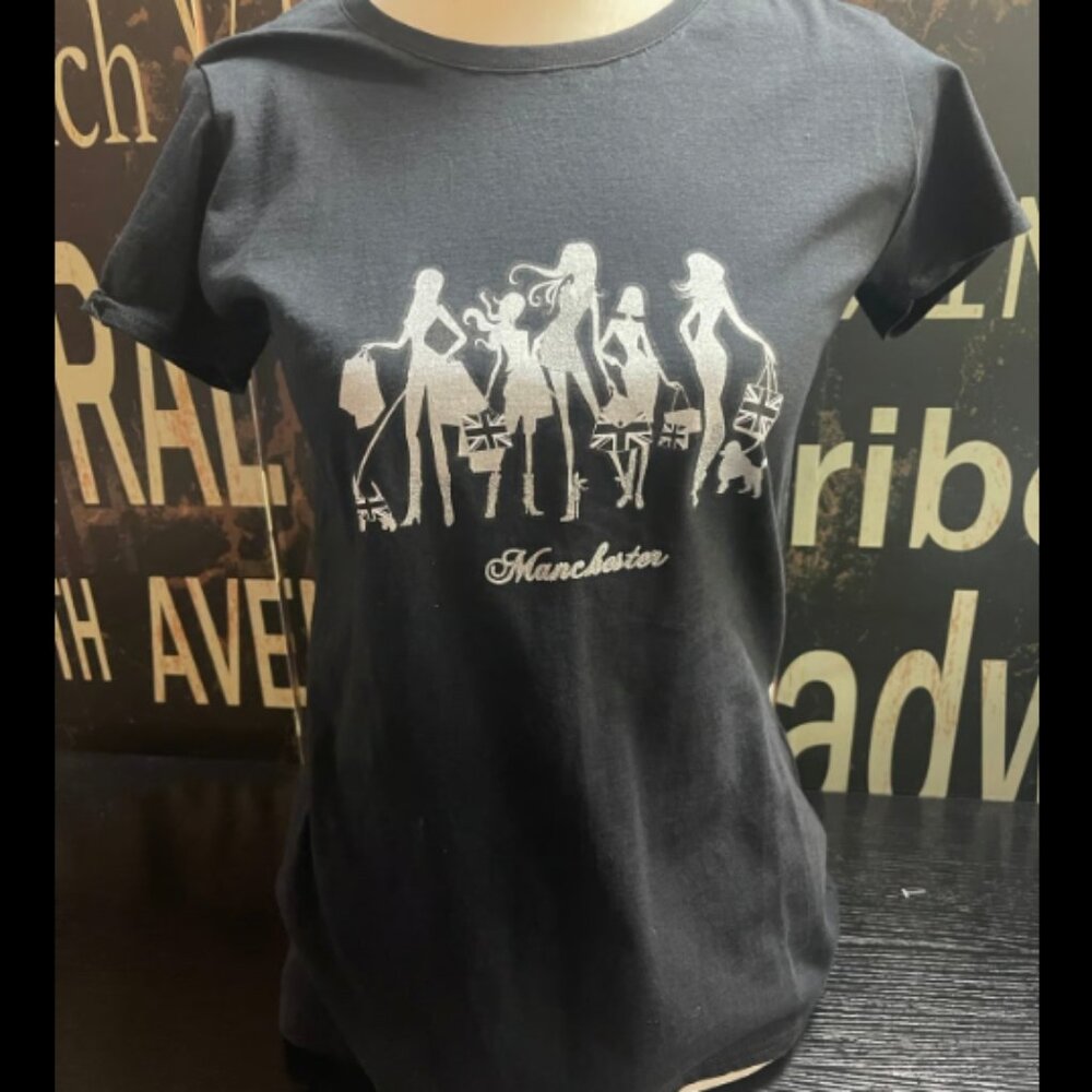 Manhattan women’s graphic shirt size medium